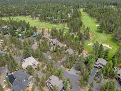 Welcome to 15 White Elm, this home has been with the same family on Sunriver Woodlands Golf Course in Oregon - for sale on GolfHomes.com, golf home, golf lot