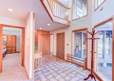 Welcome to 15 White Elm, this home has been with the same family on Sunriver Woodlands Golf Course in Oregon - for sale on GolfHomes.com, golf home, golf lot