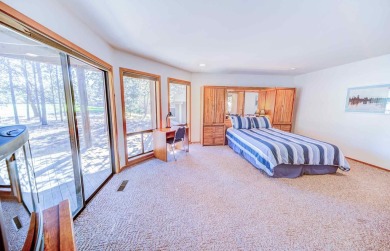 Welcome to 15 White Elm, this home has been with the same family on Sunriver Woodlands Golf Course in Oregon - for sale on GolfHomes.com, golf home, golf lot