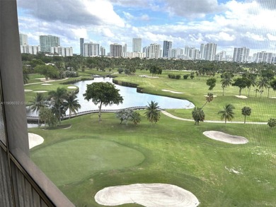 CENTRALLY LOCATED IN THE HEART OF AVENTURA, THIS WELL MAINTAINED on Turnberry Isle Resort and Club in Florida - for sale on GolfHomes.com, golf home, golf lot