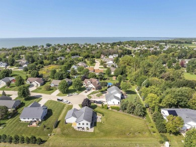 Unique ranch style home on .6 acres features modern finishes & a on High Cliff Golf Course in Wisconsin - for sale on GolfHomes.com, golf home, golf lot