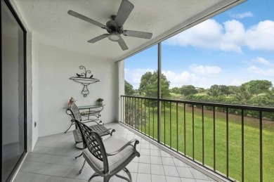 Totally renovated, updated condo detailed inbeautiful neutral on The Country Club At Boca Raton in Florida - for sale on GolfHomes.com, golf home, golf lot