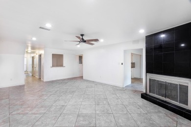 Spacious 3-bedroom, 2-bath townhouse in the desirable Crown on Crown Colony Country Club in Texas - for sale on GolfHomes.com, golf home, golf lot