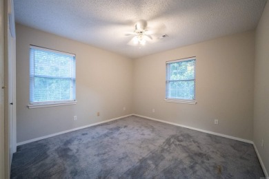 Opportunity on Fairway Drive! This spacious 5 bedroom, 2.5-bath on Batesville Municipal Golf Course in Arkansas - for sale on GolfHomes.com, golf home, golf lot