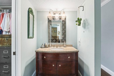 Beautifully updated three bedroom condo in an excellent Central on  in Florida - for sale on GolfHomes.com, golf home, golf lot