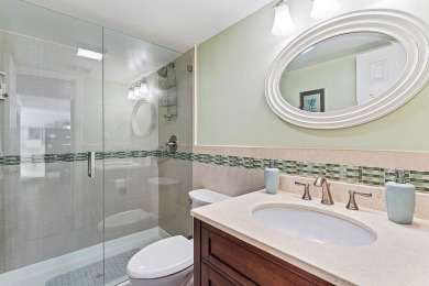 Beautifully updated three bedroom condo in an excellent Central on  in Florida - for sale on GolfHomes.com, golf home, golf lot
