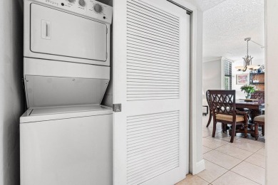 Beautifully updated three bedroom condo in an excellent Central on  in Florida - for sale on GolfHomes.com, golf home, golf lot