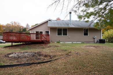 ***SPACIOUS RANCH WITH FINISHED LOWER LEVEL*** Enjoy the beauty on Savannah Oaks Golf Club of Candlewick Lake in Illinois - for sale on GolfHomes.com, golf home, golf lot