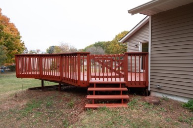 ***SPACIOUS RANCH WITH FINISHED LOWER LEVEL*** Enjoy the beauty on Savannah Oaks Golf Club of Candlewick Lake in Illinois - for sale on GolfHomes.com, golf home, golf lot