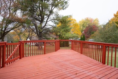 ***SPACIOUS RANCH WITH FINISHED LOWER LEVEL*** Enjoy the beauty on Savannah Oaks Golf Club of Candlewick Lake in Illinois - for sale on GolfHomes.com, golf home, golf lot