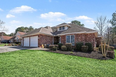 Welcome to this beautifully maintained Twin Garden Home in on Crowfield Golf and Country Club in South Carolina - for sale on GolfHomes.com, golf home, golf lot