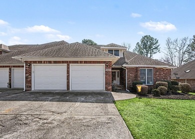 Welcome to this beautifully maintained Twin Garden Home in on Crowfield Golf and Country Club in South Carolina - for sale on GolfHomes.com, golf home, golf lot