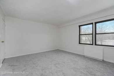 This spacious 1 bedroom, 1 bath with ample closet space, freshly on Silver Lake Golf Course in New York - for sale on GolfHomes.com, golf home, golf lot