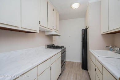 This spacious 1 bedroom, 1 bath with ample closet space, freshly on Silver Lake Golf Course in New York - for sale on GolfHomes.com, golf home, golf lot