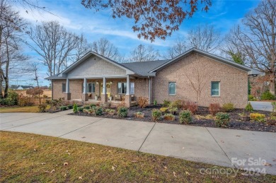 Beautifully Updated Home Located on Woodbridge Golf Course in on Woodbridge Golf Links in North Carolina - for sale on GolfHomes.com, golf home, golf lot