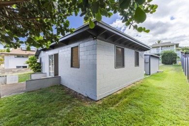 Excellent opportunity to personalize this classic home in sunny on Pukalani Country Club in Hawaii - for sale on GolfHomes.com, golf home, golf lot