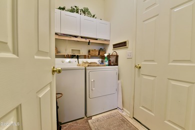 Private, large end-unit townhouse located on a private on McGregor Links Country Club in New York - for sale on GolfHomes.com, golf home, golf lot