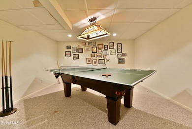 Private, large end-unit townhouse located on a private on McGregor Links Country Club in New York - for sale on GolfHomes.com, golf home, golf lot