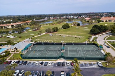 Beautifully remodeled and completely updated 2 bedroom 2 on Kelly Greens Golf and Country Club in Florida - for sale on GolfHomes.com, golf home, golf lot