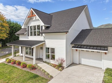Welcome Home to Style, Comfort, and Location! This stunning on Waynesville Country Club Inn in North Carolina - for sale on GolfHomes.com, golf home, golf lot