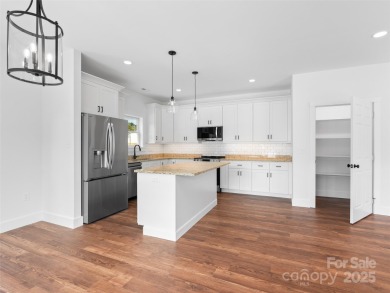 Welcome Home to Style, Comfort, and Location! This stunning on Waynesville Country Club Inn in North Carolina - for sale on GolfHomes.com, golf home, golf lot