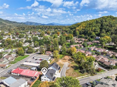 Welcome Home to Style, Comfort, and Location! This stunning on Waynesville Country Club Inn in North Carolina - for sale on GolfHomes.com, golf home, golf lot