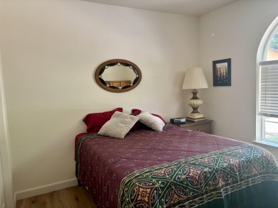 Wonderful Lake Almanor Country Club Retreat Centrally located in on Lake Almanor Country Club in California - for sale on GolfHomes.com, golf home, golf lot