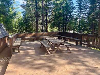 Wonderful Lake Almanor Country Club Retreat Centrally located in on Lake Almanor Country Club in California - for sale on GolfHomes.com, golf home, golf lot