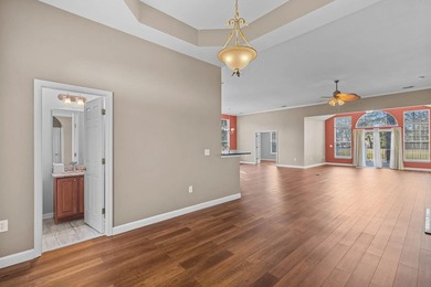 Well maintained single level 3 bedroom, 2.5 bathroom home on Arrowhead Country Club in South Carolina - for sale on GolfHomes.com, golf home, golf lot