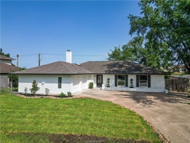 Welcome to 2206 Quail Hollow - A Fully Renovated Retreat in on Briarcrest Country Club, Inc. in Texas - for sale on GolfHomes.com, golf home, golf lot