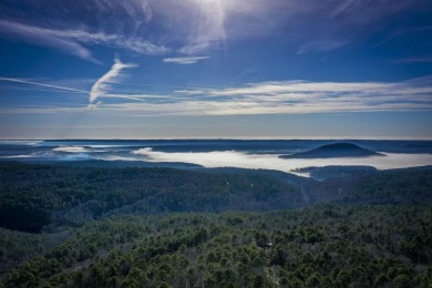 Stunning upstairs end unit Cliffside Lodge, Lakeview and Sugar on Indian Hills Country Club in Arkansas - for sale on GolfHomes.com, golf home, golf lot