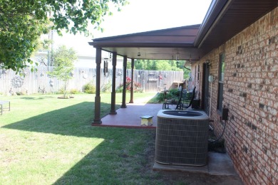 One owner home!  This home has been meticulously maintained and on Woodward Municipal Golf Course in Oklahoma - for sale on GolfHomes.com, golf home, golf lot