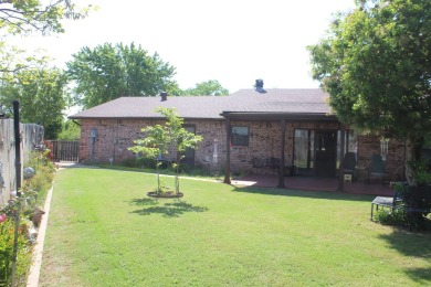 One owner home!  This home has been meticulously maintained and on Woodward Municipal Golf Course in Oklahoma - for sale on GolfHomes.com, golf home, golf lot