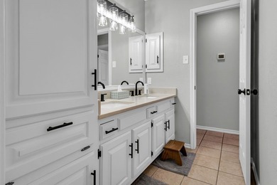 Charming Home located in Calallen, Wood River Subdivision, Near on River Hills Country Club in Texas - for sale on GolfHomes.com, golf home, golf lot