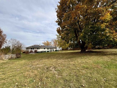 Meticulously maintained ranch home that is move in ready on a on Park Hills Golf Course in Illinois - for sale on GolfHomes.com, golf home, golf lot