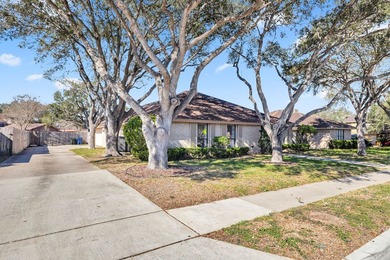 Charming Home located in Calallen, Wood River Subdivision, Near on River Hills Country Club in Texas - for sale on GolfHomes.com, golf home, golf lot