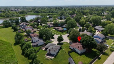 This is not your average tri-level home! Nestled at the end of a on Apple Orchard Golf Course in Illinois - for sale on GolfHomes.com, golf home, golf lot