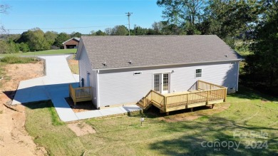 Brand new construction on the Woodbridge Golf Course!  Lots of on Woodbridge Golf Links in North Carolina - for sale on GolfHomes.com, golf home, golf lot