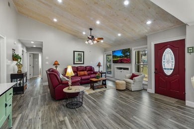 Welcome to this charming, well-maintained turnkey 3-bedroom on Arcadian Shores Golf Club in South Carolina - for sale on GolfHomes.com, golf home, golf lot