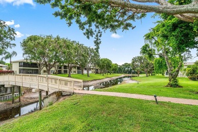 First Floor Unit - Priced to Sell! Enjoy a screened porch with on Hunters Run Golf and Country Club in Florida - for sale on GolfHomes.com, golf home, golf lot