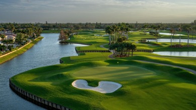 First Floor Unit - Priced to Sell! Enjoy a screened porch with on Hunters Run Golf and Country Club in Florida - for sale on GolfHomes.com, golf home, golf lot