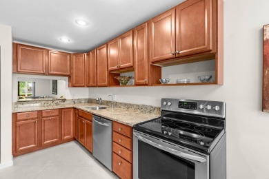 First Floor Unit - Priced to Sell! Enjoy a screened porch with on Hunters Run Golf and Country Club in Florida - for sale on GolfHomes.com, golf home, golf lot