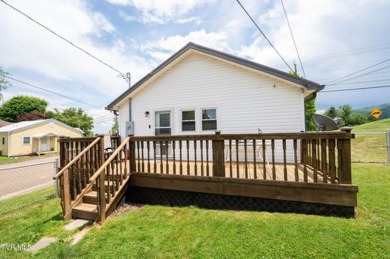 Welcome to your charming, fully remodeled bungalow! This on Pine Oaks Golf Club in Tennessee - for sale on GolfHomes.com, golf home, golf lot