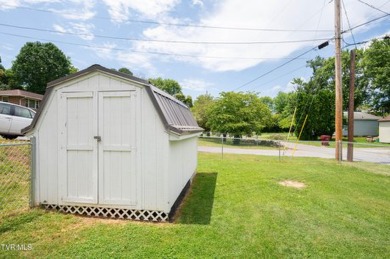 Welcome to your charming, fully remodeled bungalow! This on Pine Oaks Golf Club in Tennessee - for sale on GolfHomes.com, golf home, golf lot