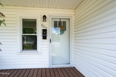 Welcome to your charming, fully remodeled bungalow! This on Pine Oaks Golf Club in Tennessee - for sale on GolfHomes.com, golf home, golf lot