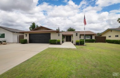 Live on the green and experience the charm of this well-loved on Sundale Country Club in California - for sale on GolfHomes.com, golf home, golf lot