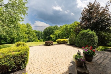 ***PRISTINE PROPERTY*** Picture perfect home for sale in on Victor Hills Country Club - North in New York - for sale on GolfHomes.com, golf home, golf lot