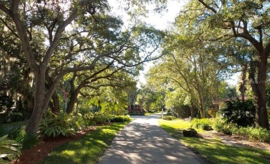 Welcome to this *better than new* villa tucked inside the on IMG Academies Golf and Country Club in Florida - for sale on GolfHomes.com, golf home, golf lot