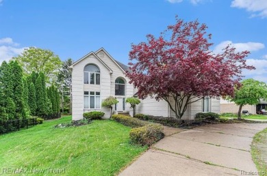 Gorgeous Spacious Contemporary 5 Bedroom Home Situated in a on Knollwood Country Club in Michigan - for sale on GolfHomes.com, golf home, golf lot