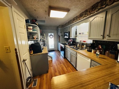 Charming 3 bedroom 2 bath home near golf course, schools, and on Washington Country Club in Indiana - for sale on GolfHomes.com, golf home, golf lot